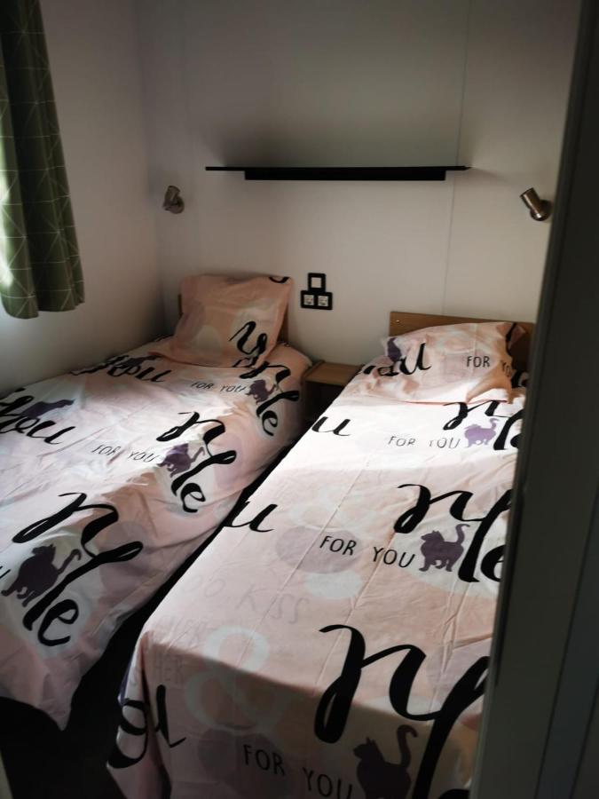 Mobil Home Neuf Camping L Ile Dor Plage St Raphael Avec Piscine Saint-Raphaël Dış mekan fotoğraf