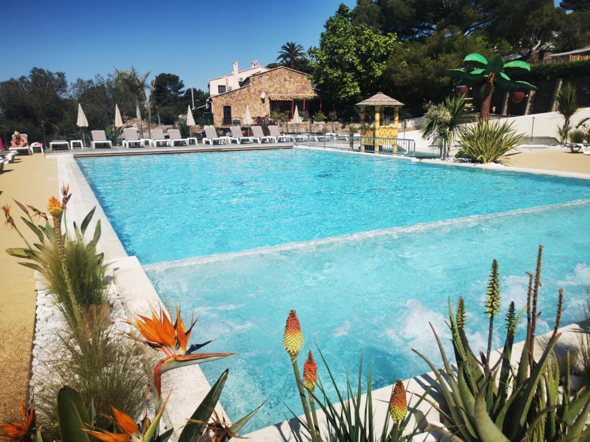 Mobil Home Neuf Camping L Ile Dor Plage St Raphael Avec Piscine Saint-Raphaël Dış mekan fotoğraf