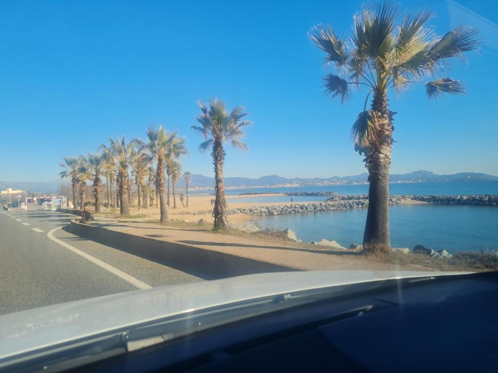 Mobil Home Neuf Camping L Ile Dor Plage St Raphael Avec Piscine Saint-Raphaël Dış mekan fotoğraf